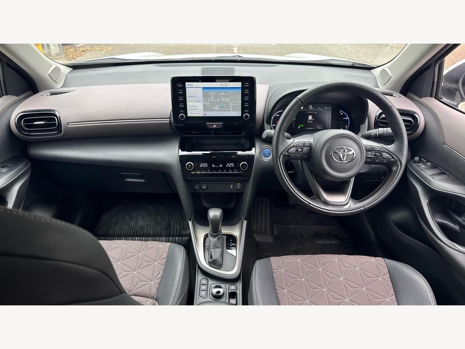 Used Toyota Yaris Cross 2024 for sale - 76174683: Photo 7