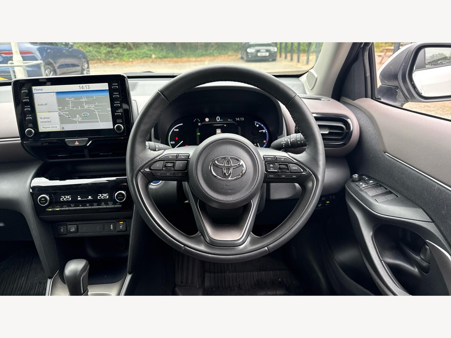 Used Toyota Yaris Cross 2024 for sale - 76174683: Photo 8