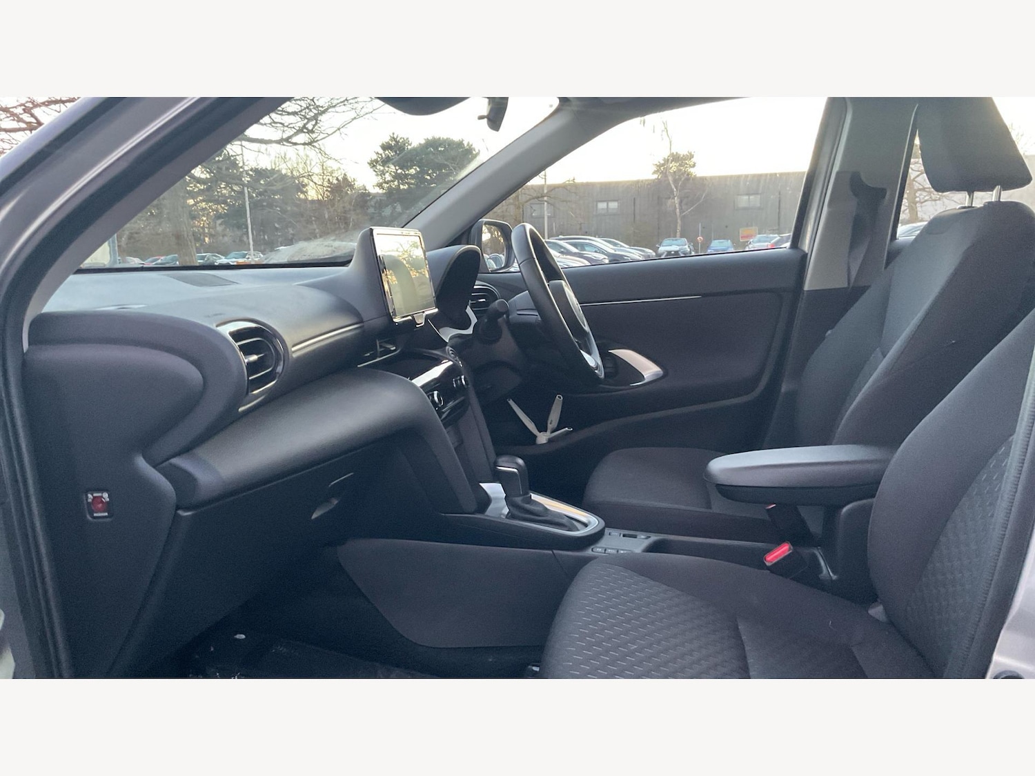 Used Toyota Yaris Cross 2024 for sale - 77101943: Photo 12