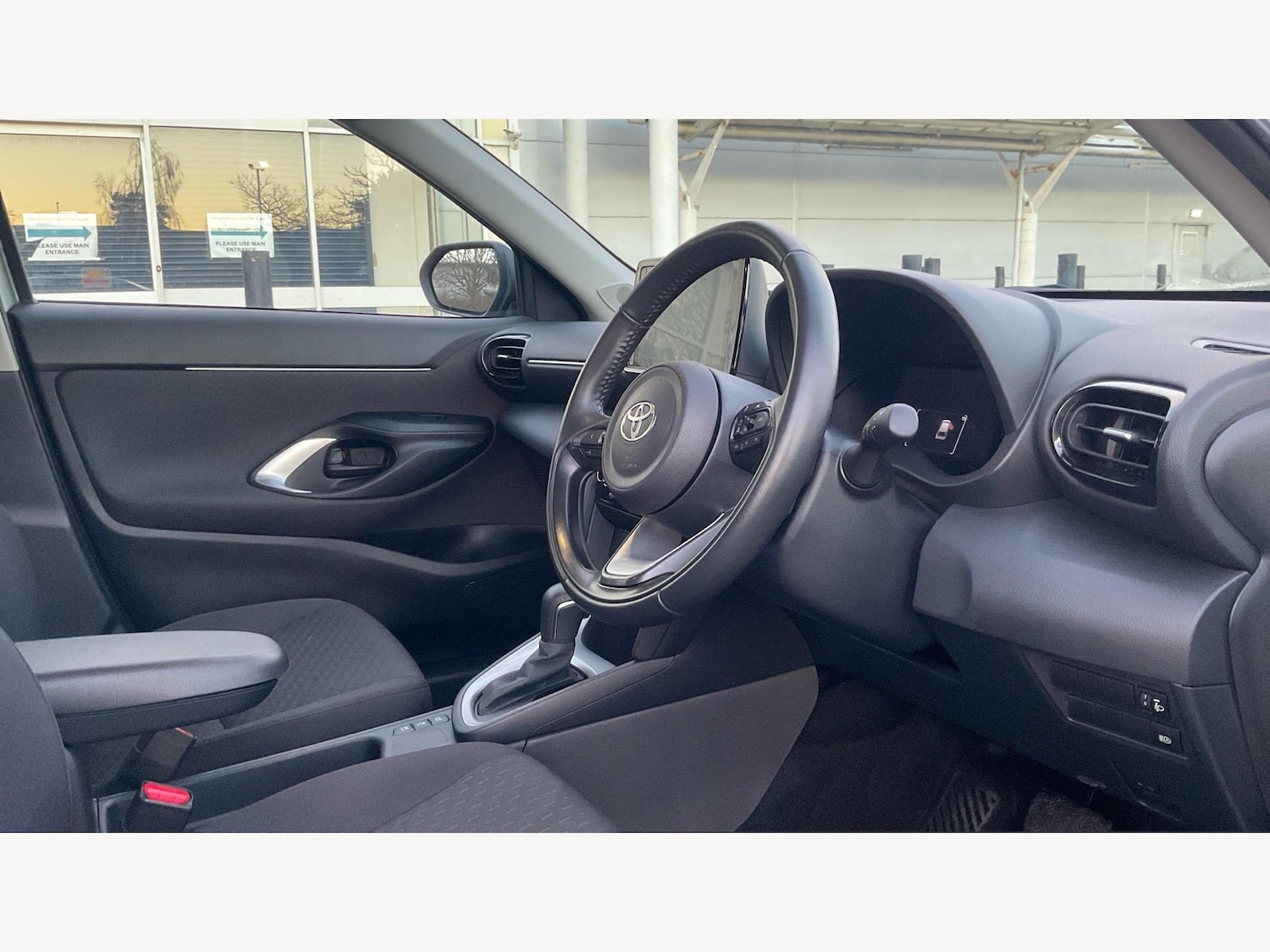 Used Toyota Yaris Cross 2024 for sale - 77101943: Photo 13