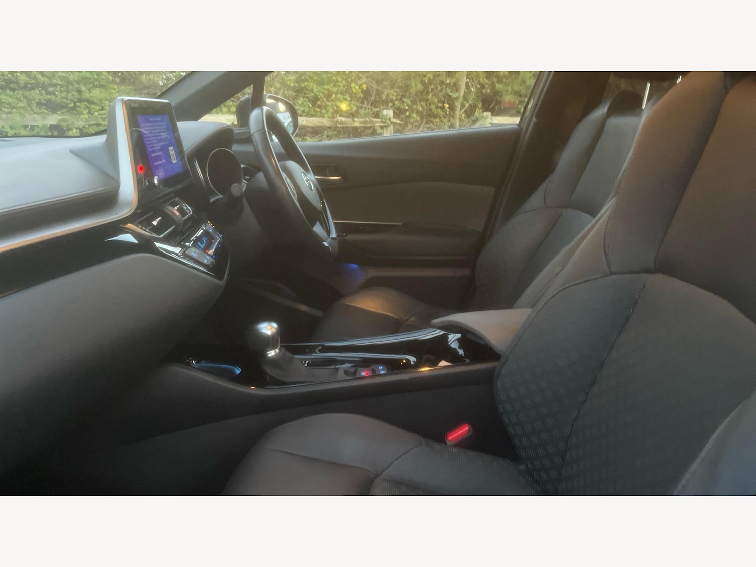 Used Toyota C-HR 2023 for sale - 76701248: Photo 12