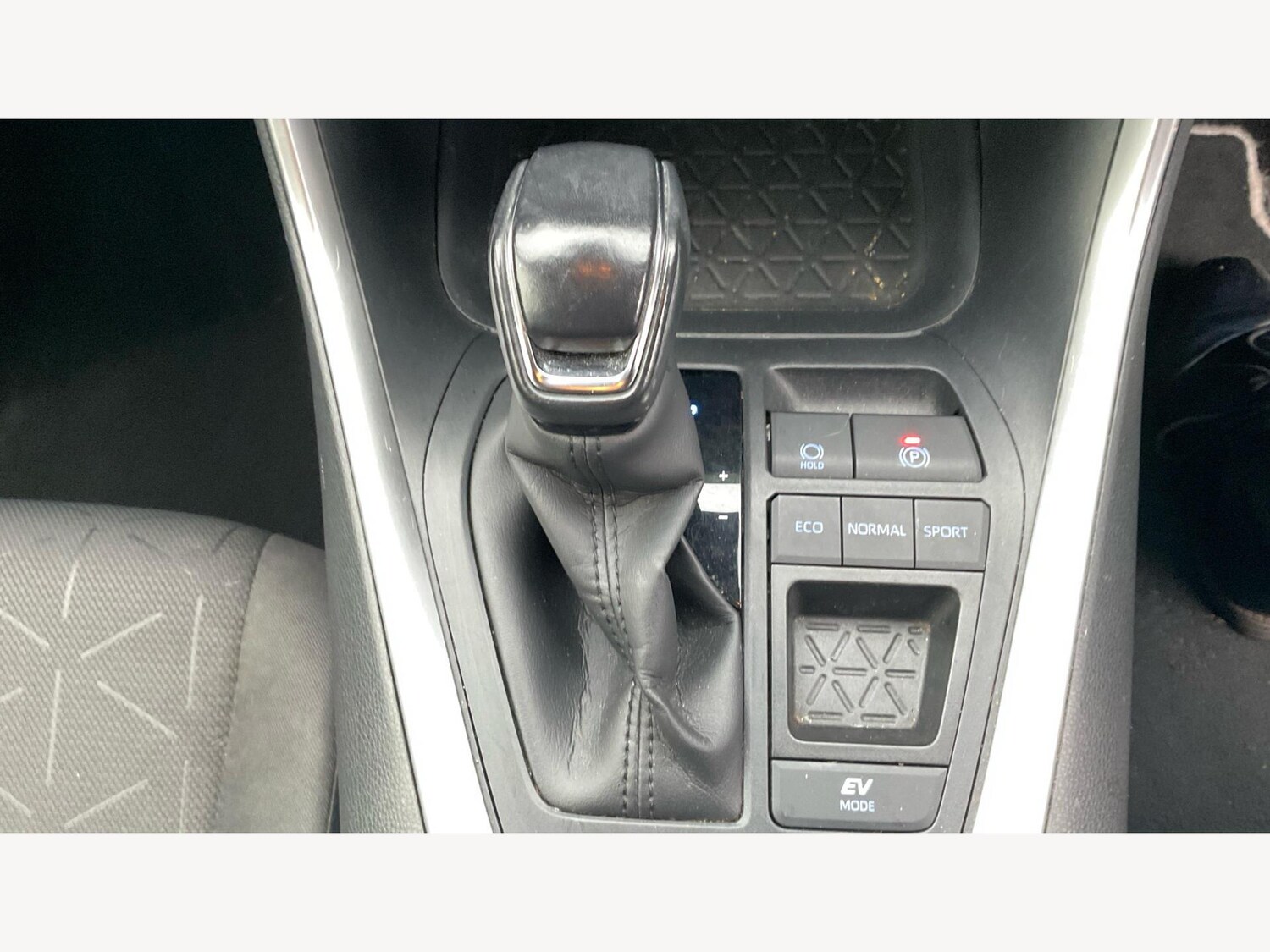 Used Toyota RAV4 2021 for sale - 76886711: Photo 24