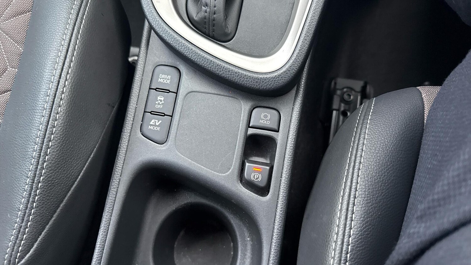 Used Toyota Yaris Cross 2022 for sale - 76714765: Photo 40