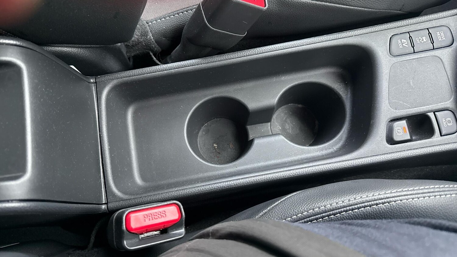 Used Toyota Yaris Cross 2022 for sale - 76714765: Photo 41