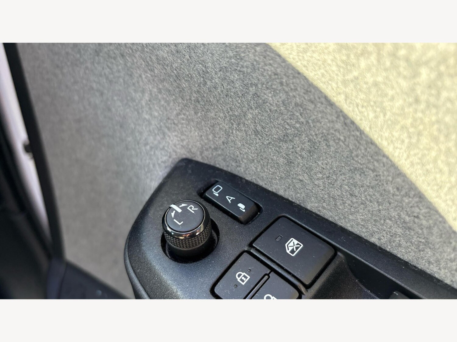 Used Toyota Yaris 2020 for sale - 77424851: Photo 29