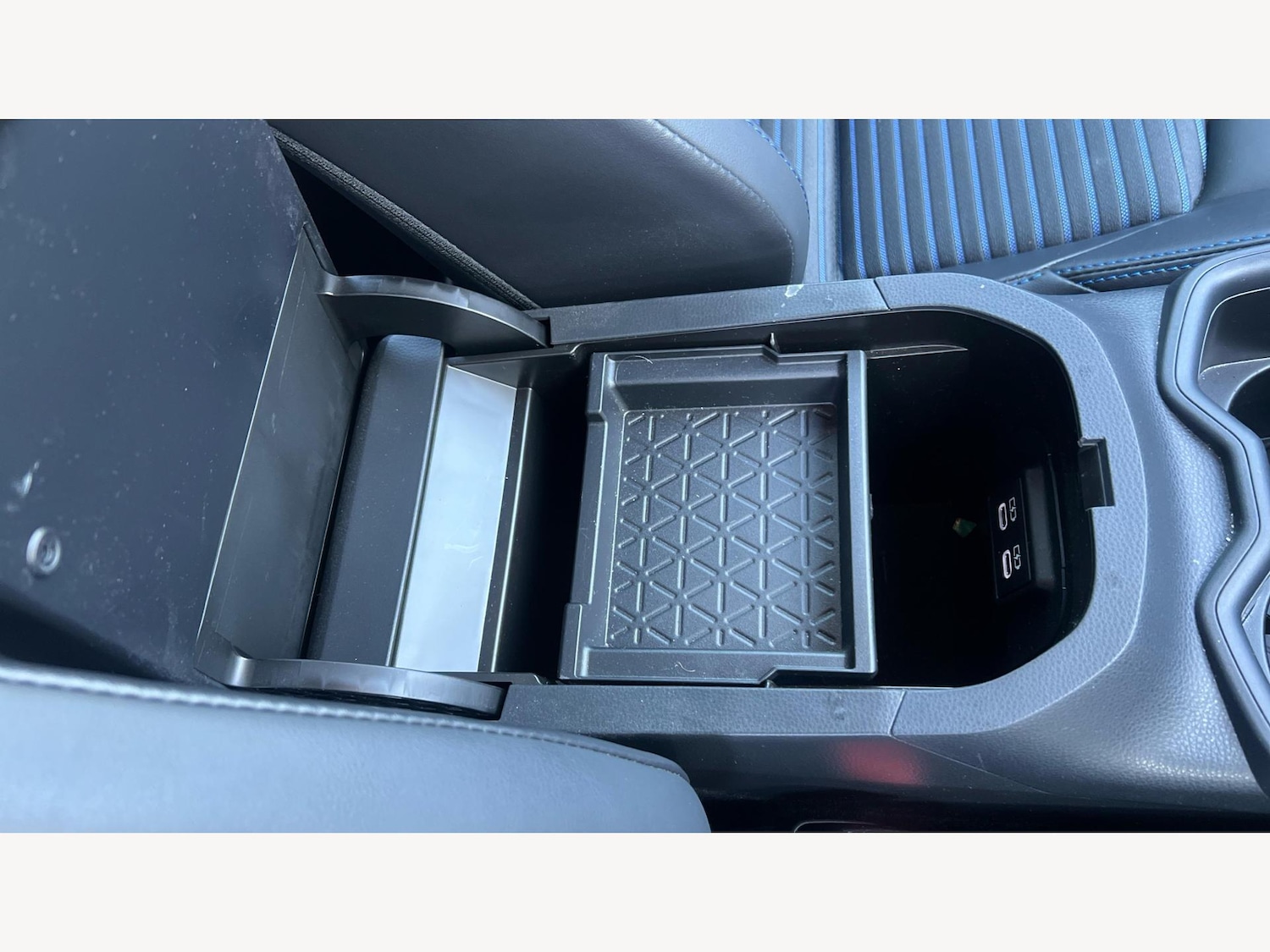 Used Toyota RAV4 2023 for sale - 76912758: Photo 31