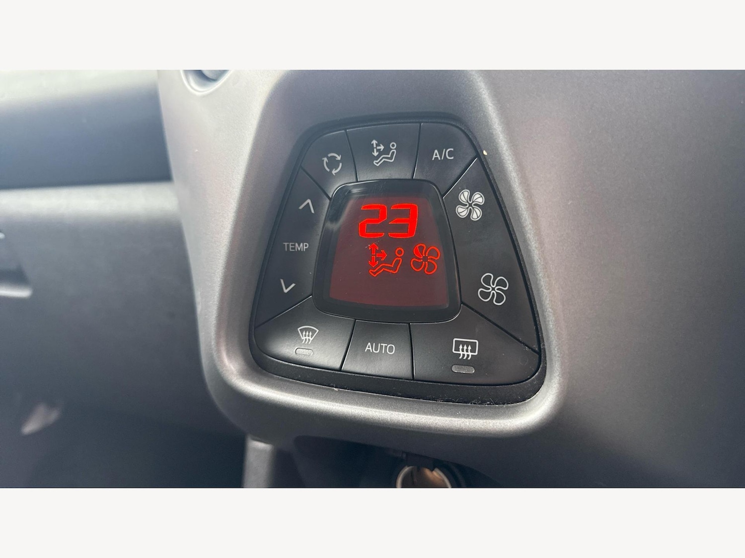 Used Toyota AYGO for sale - 76996685: Photo 24