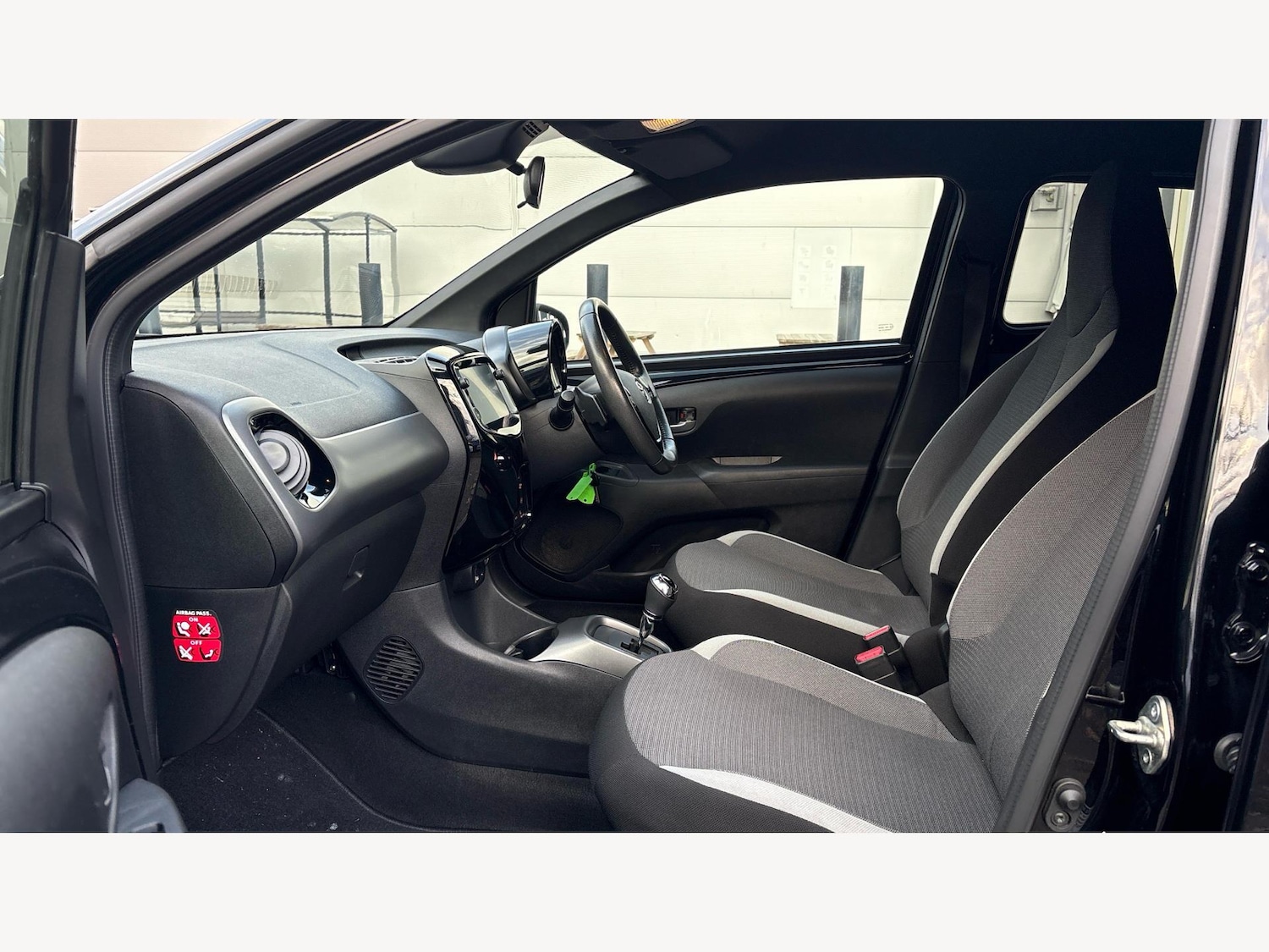 Used Toyota AYGO 2021 for sale - 76850116: Photo 12