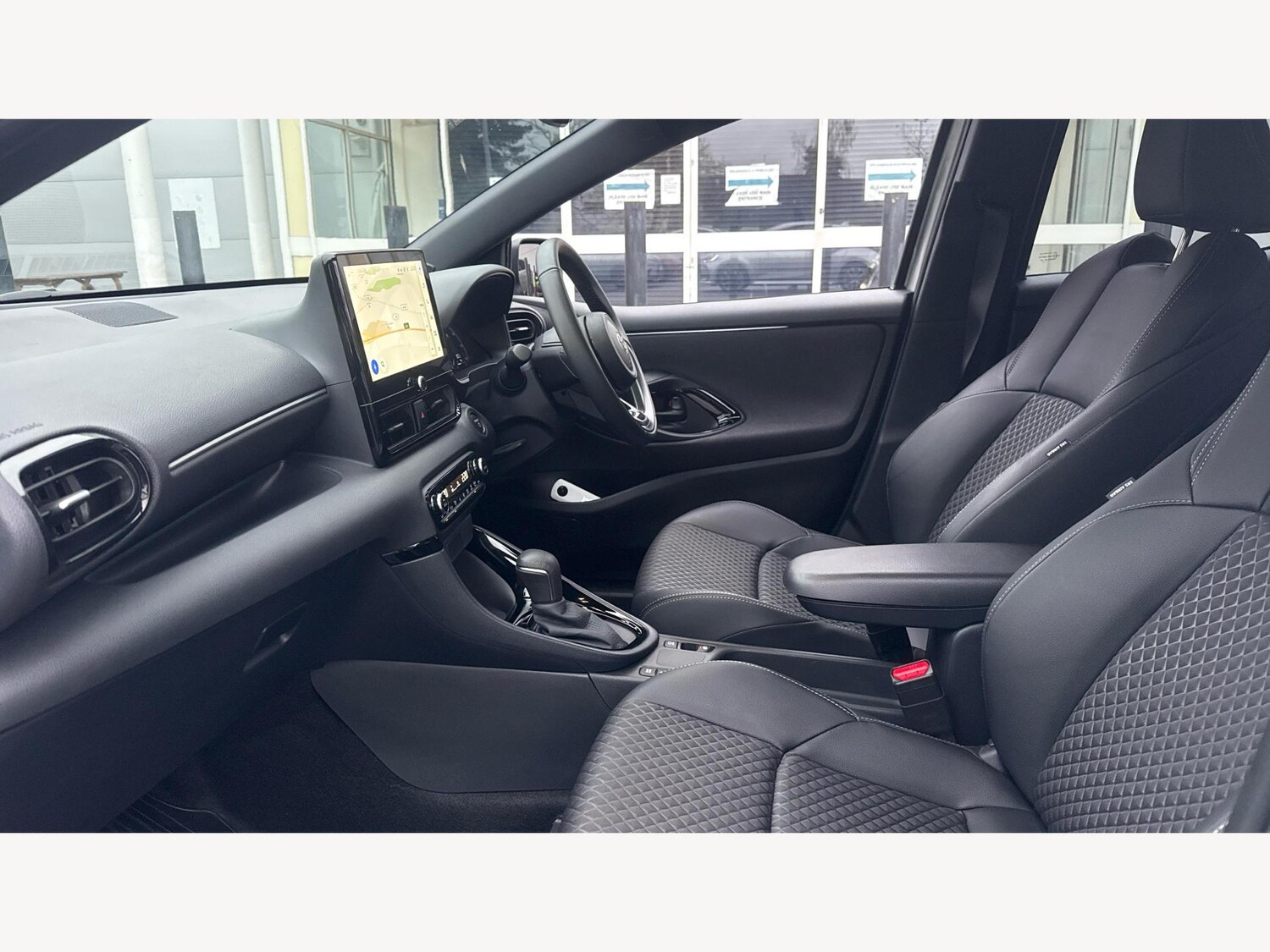 Used Toyota Yaris 2024 for sale - 76592236: Photo 12