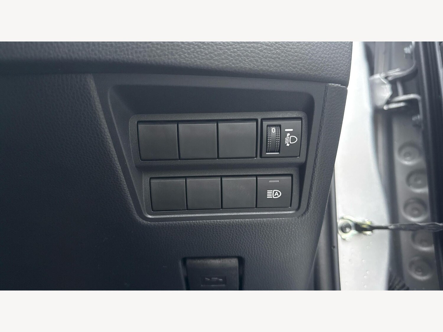 Used Toyota Yaris 2024 for sale - 76592236: Photo 31