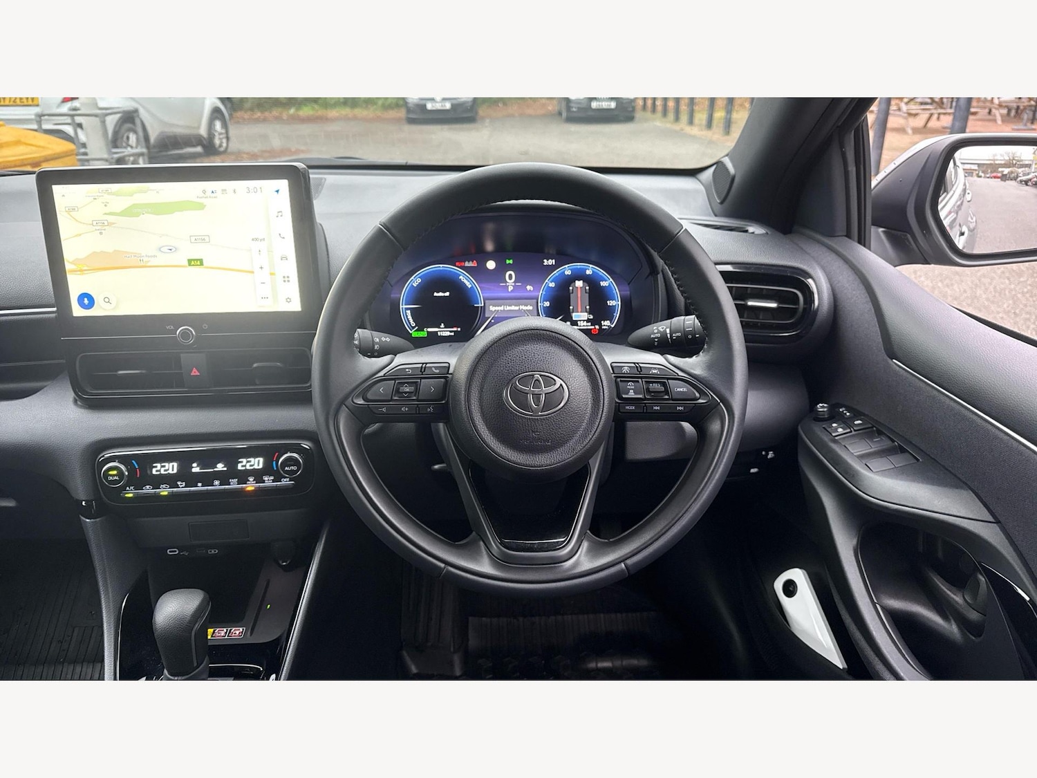 Used Toyota Yaris 2024 for sale - 76592236: Photo 8