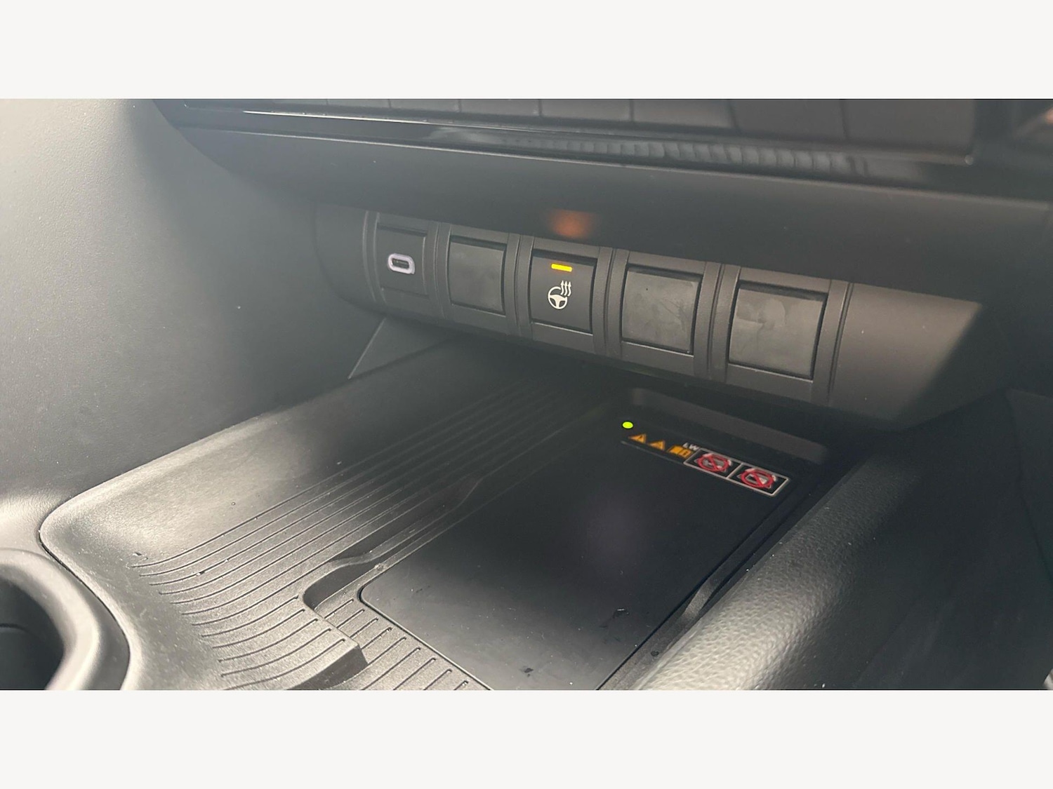 Used Toyota C-HR for sale - 77793390: Photo 24