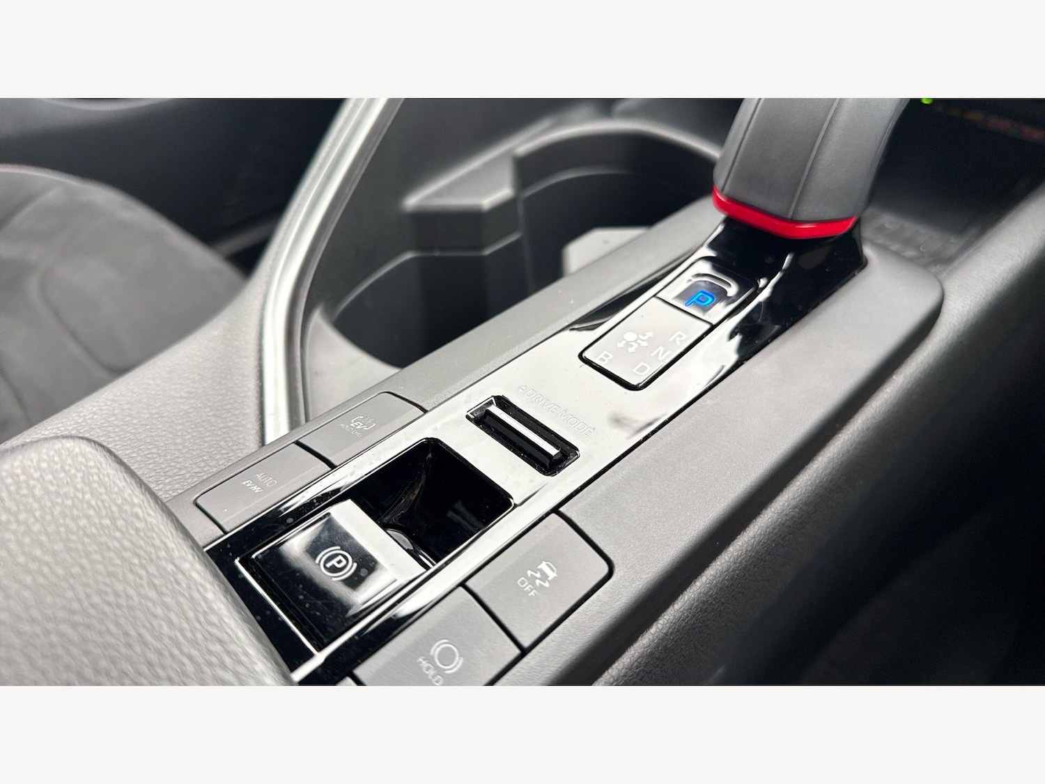 Used Toyota C-HR for sale - 77793390: Photo 25