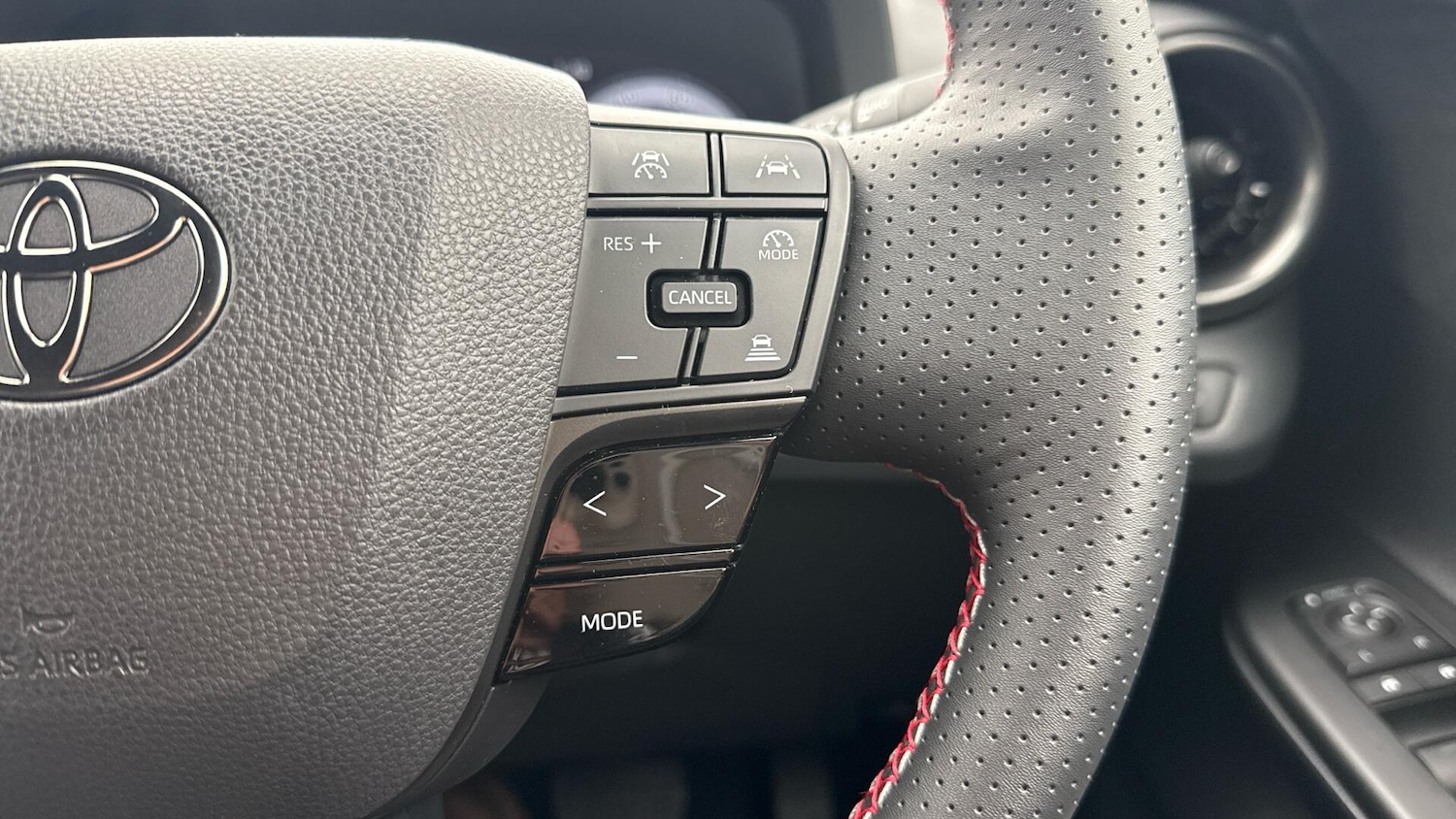 Used Toyota C-HR for sale - 77793390: Photo 32