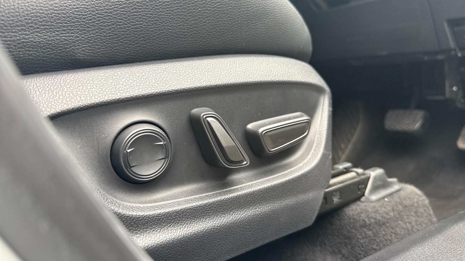 Used Toyota C-HR for sale - 77793390: Photo 37