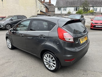 Used Ford Fiesta 2016 for sale - 78242730: Photo