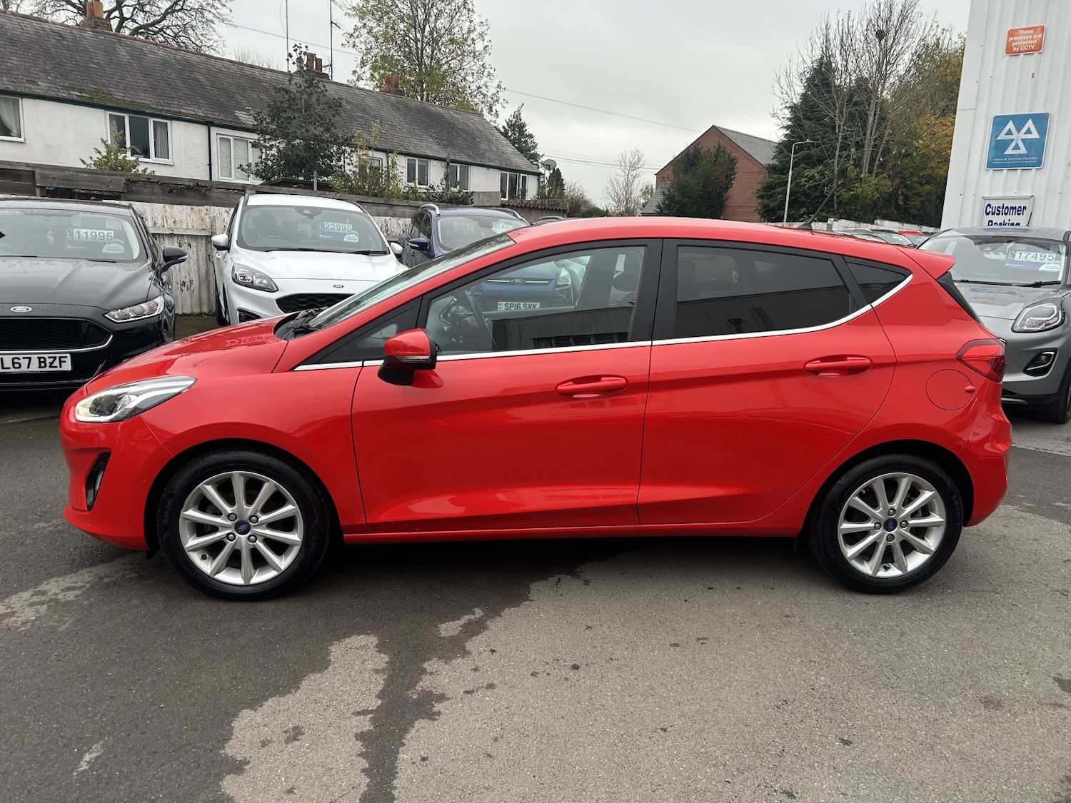 Used Ford Fiesta 2018 for sale - 76769901: Photo 2