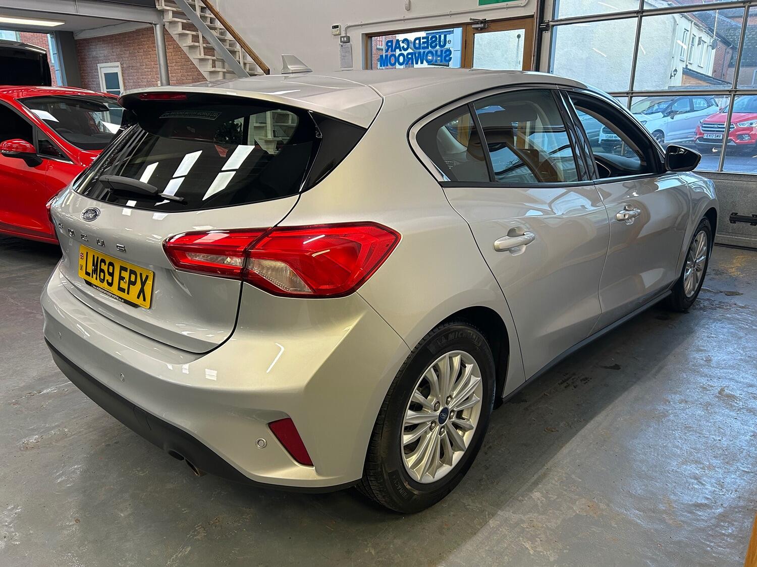 Used Ford Focus 2019 for sale - 76793891: Photo 2