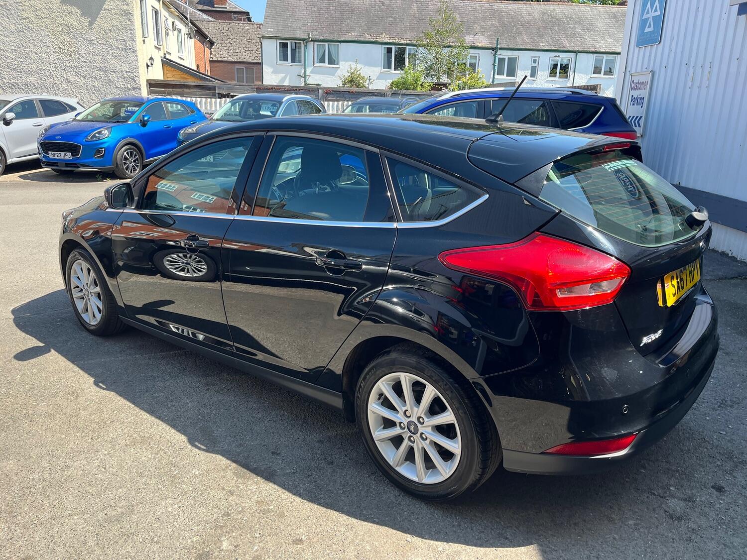 Used Ford Focus 2017 for sale - 77089913: Photo 2
