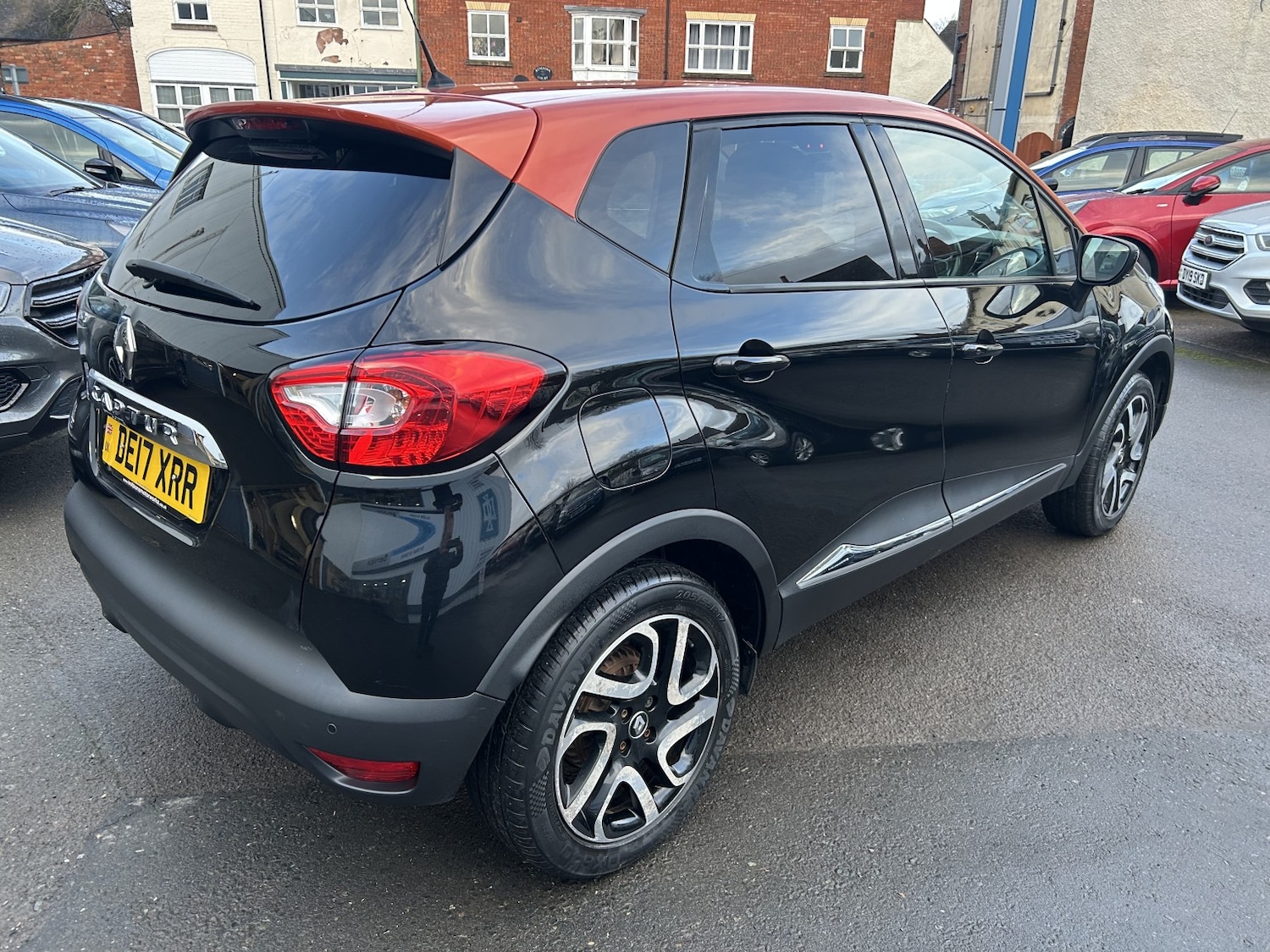 Used Renault Captur 2017 for sale - 77201267: Photo 2