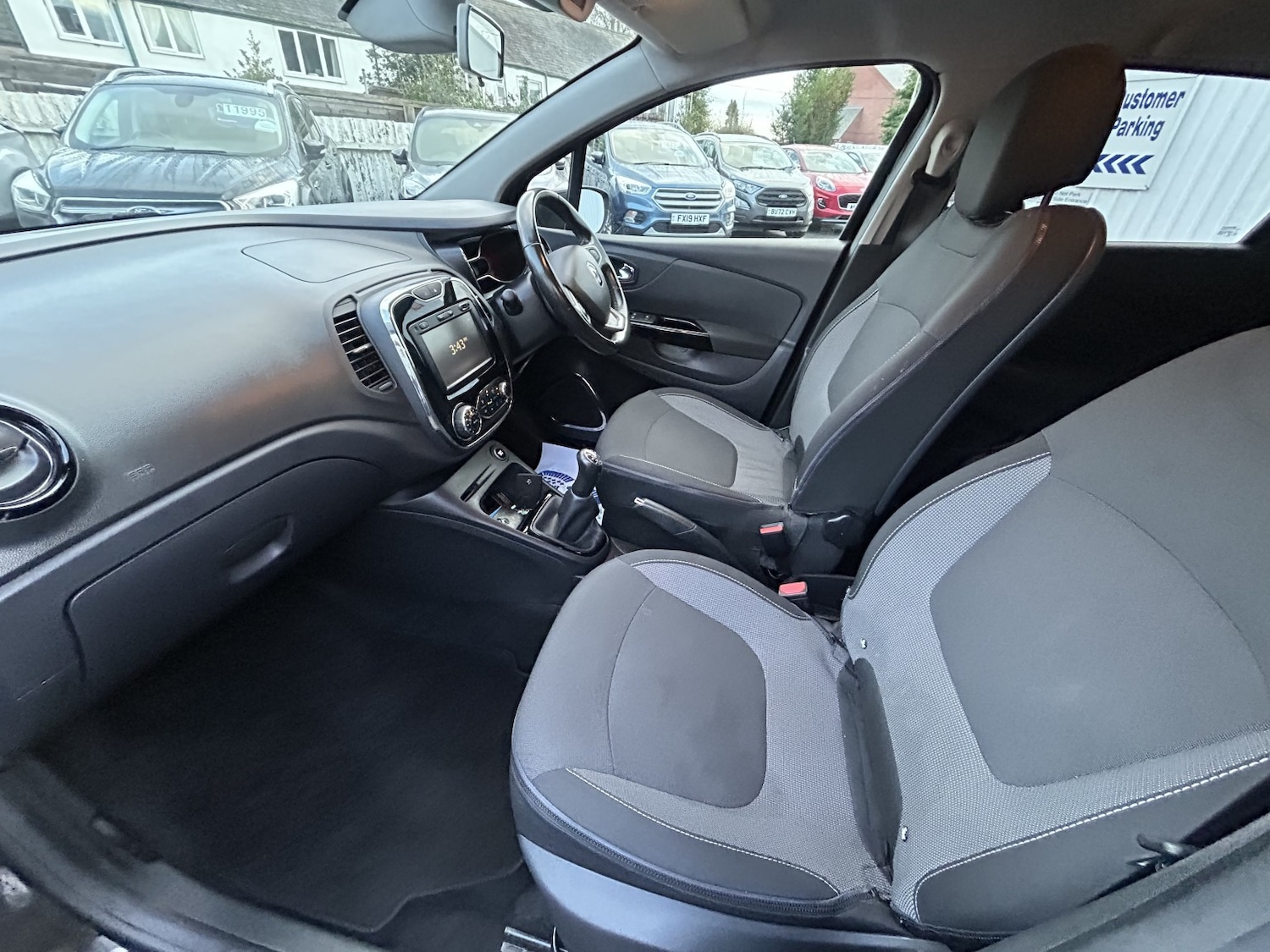 Used Renault Captur 2017 for sale - 77201267: Photo 8