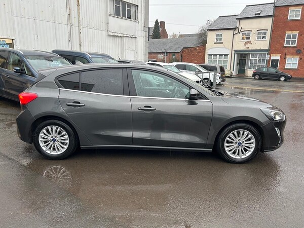 Used Ford Focus 2021 for sale - 73749645: Photo 2