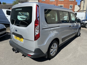 Used Ford Grand Tourneo Connect 2017 for sale - 78427474: Photo