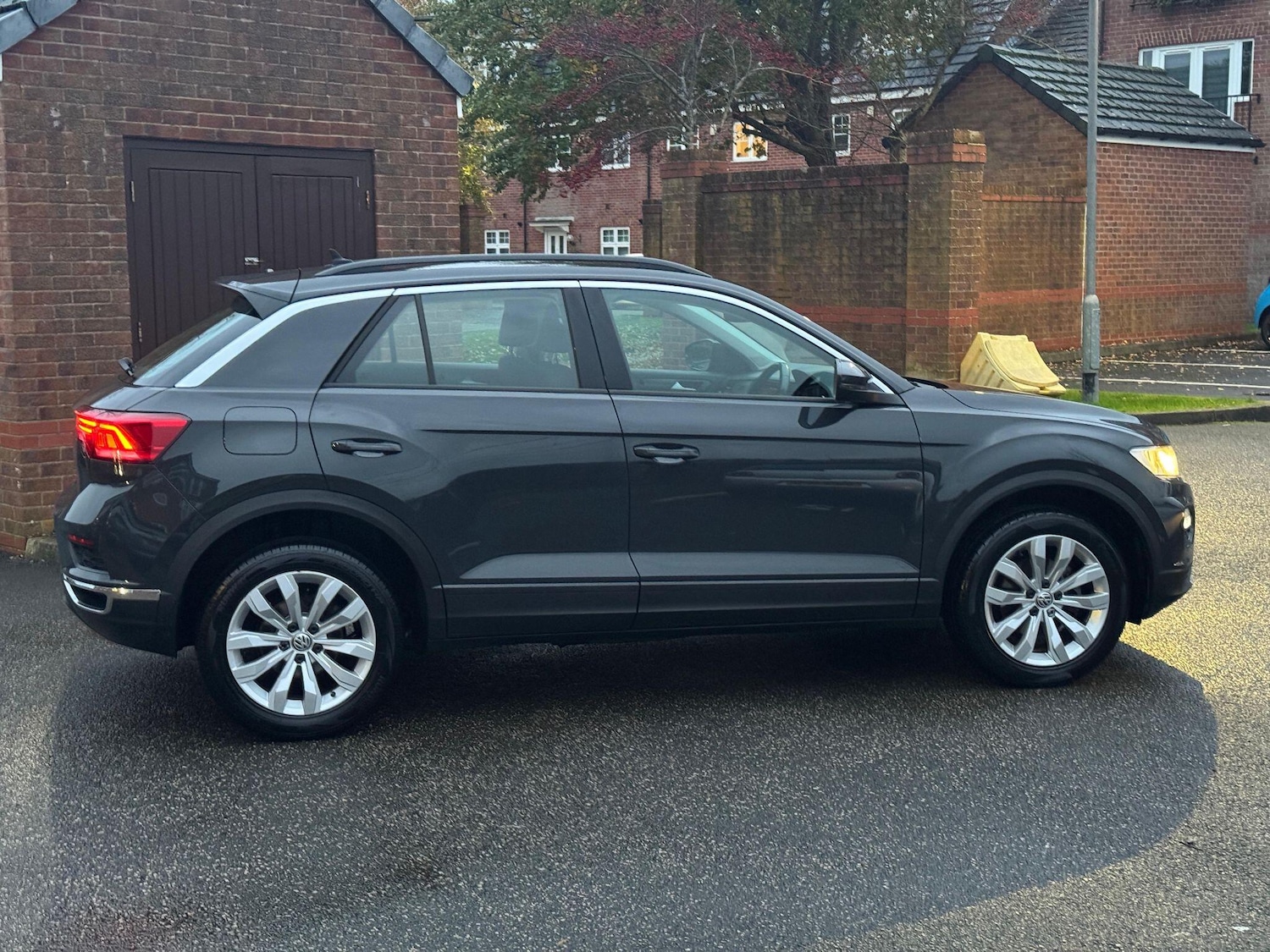 Used Volkswagen T-Roc for sale - 77559601: Photo 10