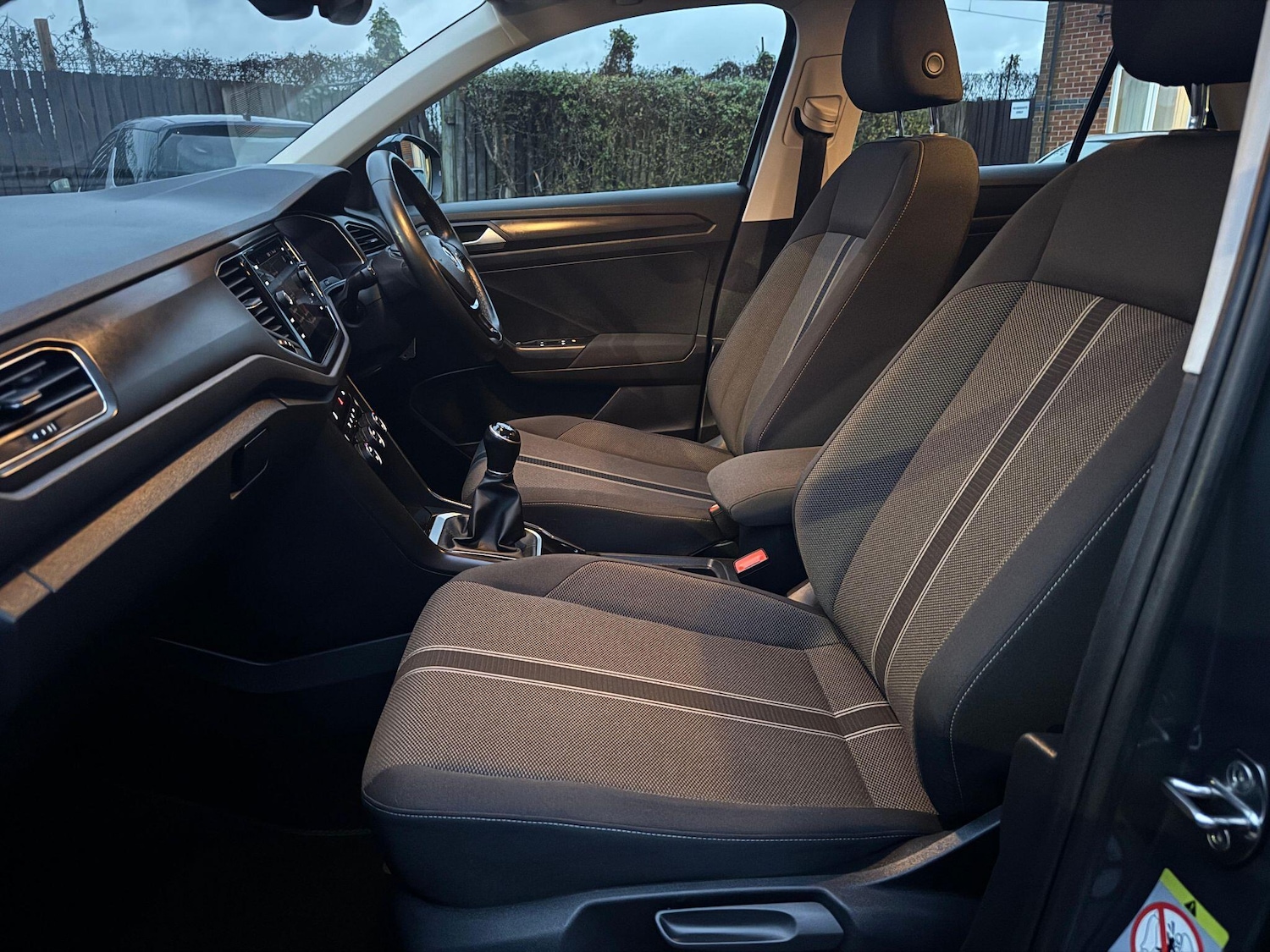 Used Volkswagen T-Roc for sale - 77559601: Photo 15