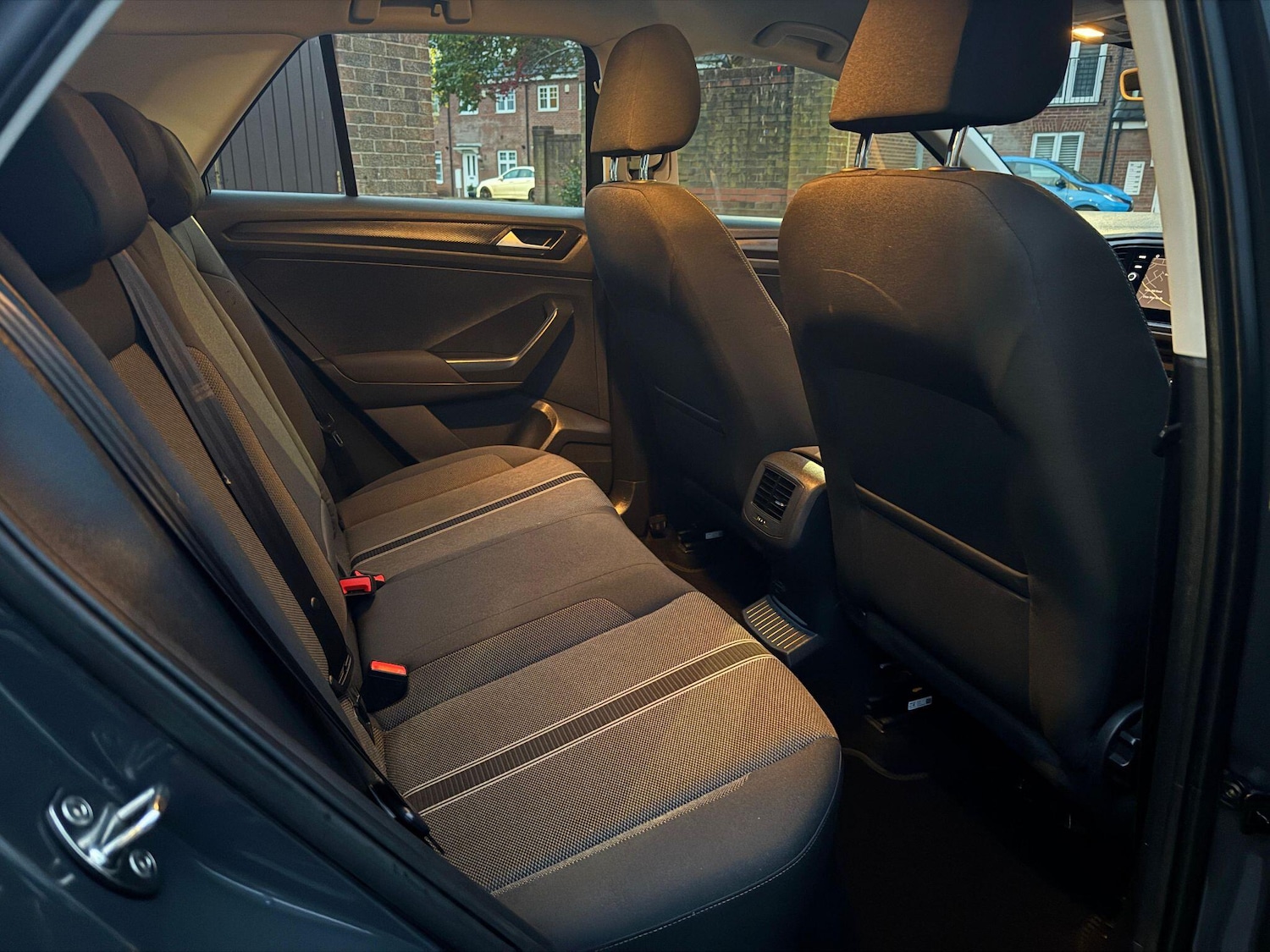 Used Volkswagen T-Roc for sale - 77559601: Photo 16