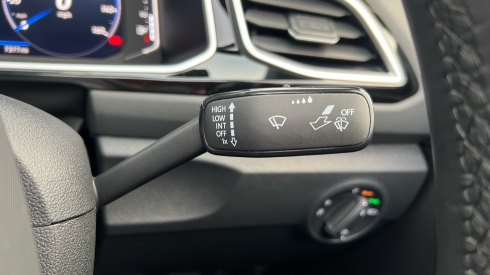 Used Volkswagen T-Roc 2024 for sale - 76872407: Photo 24