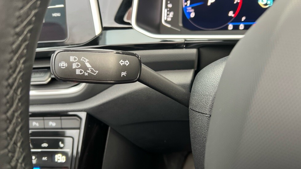 Used Volkswagen T-Roc 2024 for sale - 76872407: Photo 25