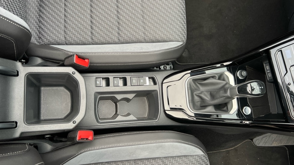 Used Volkswagen T-Roc 2024 for sale - 76872407: Photo 28