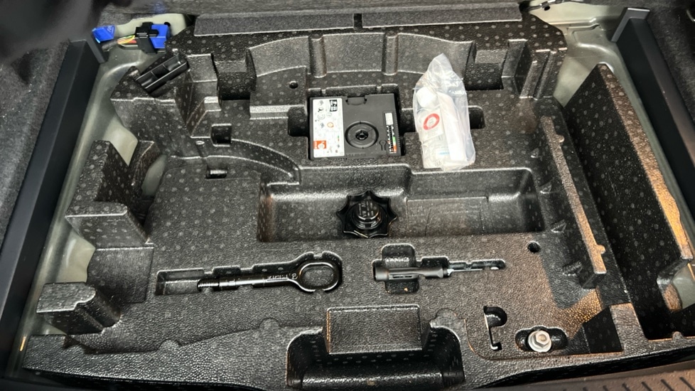 Used Volkswagen T-Roc 2024 for sale - 76872407: Photo 37