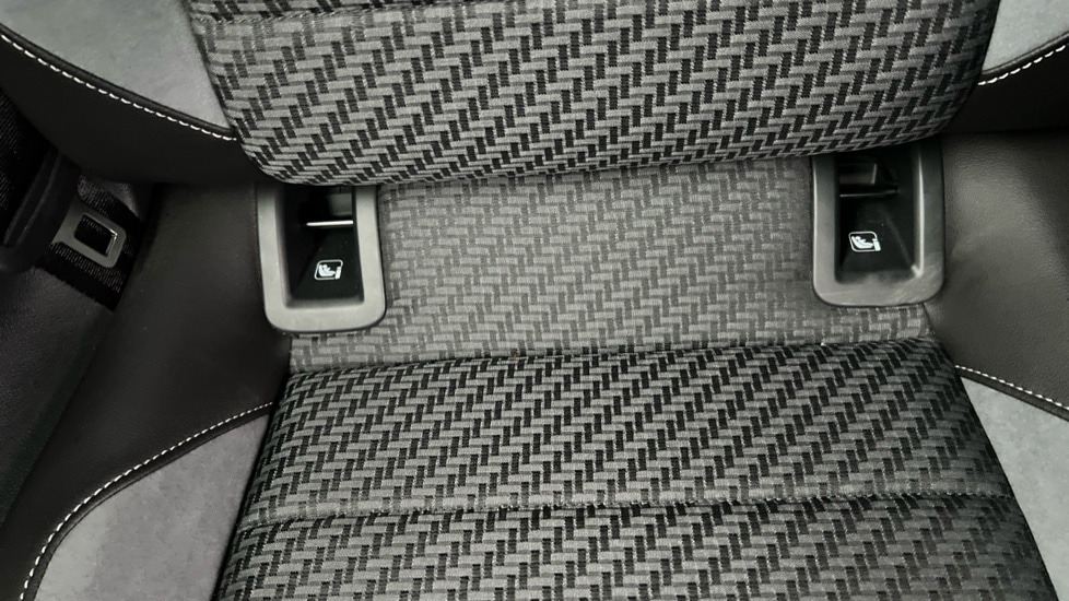 Used Volkswagen T-Roc 2024 for sale - 76872407: Photo 38