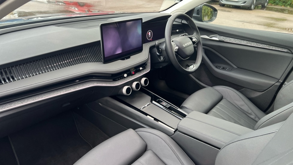 Used Skoda Superb 2025 for sale - 76623456: Photo 2