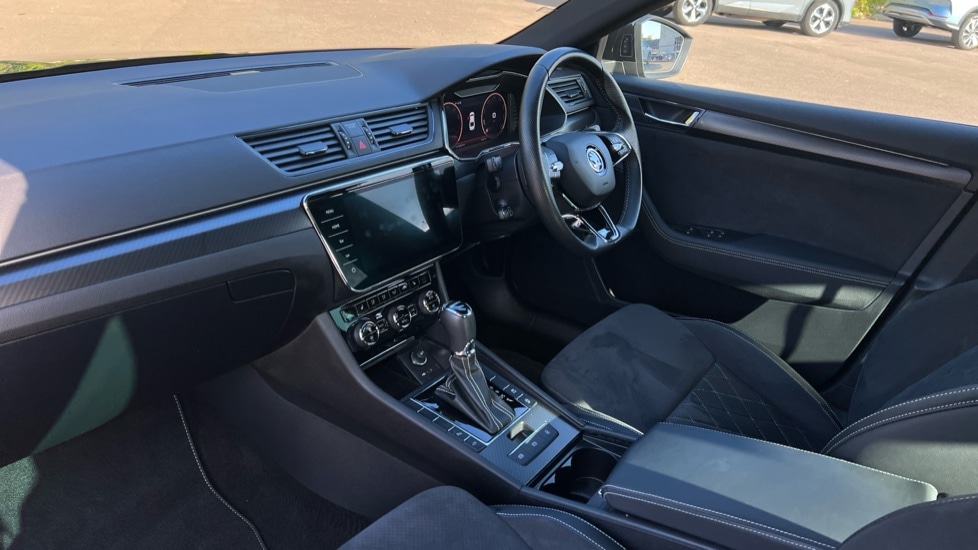 Used Skoda Superb 2024 for sale - 76983985: Photo 2