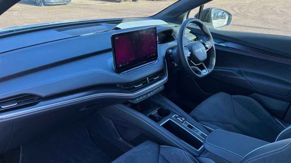 Used Skoda Enyaq 2025 for sale - 76760708: Photo 2