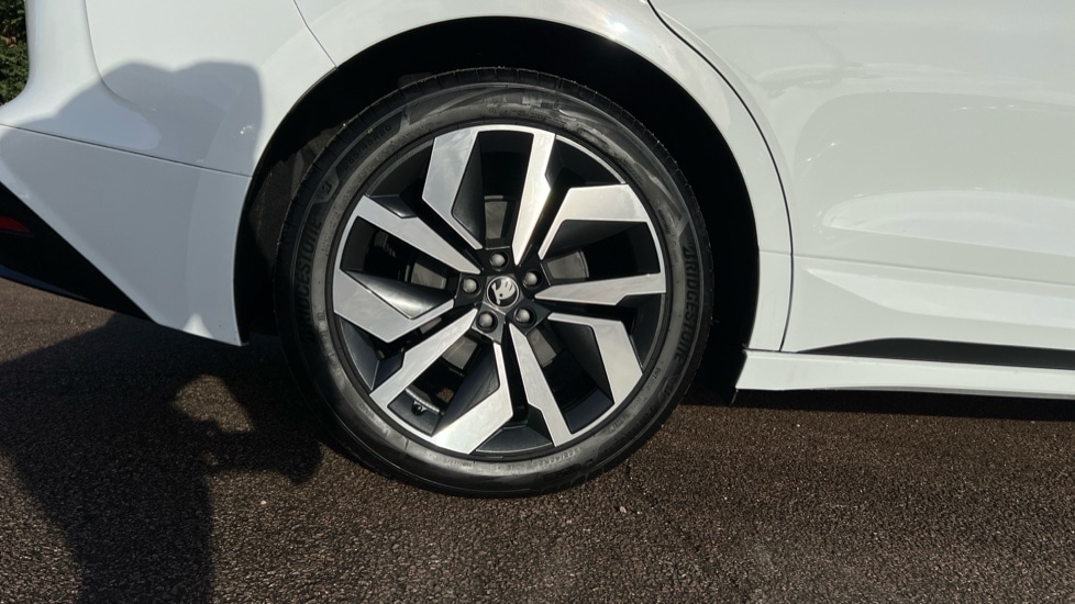 Used Skoda Enyaq 2025 for sale - 76760708: Photo 5