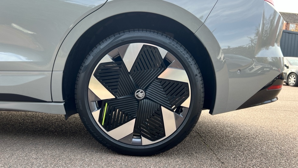 Used Skoda Enyaq 2025 for sale - 76874012: Photo 18