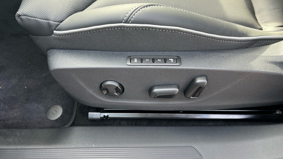 Used Skoda Enyaq 2025 for sale - 76874012: Photo 32