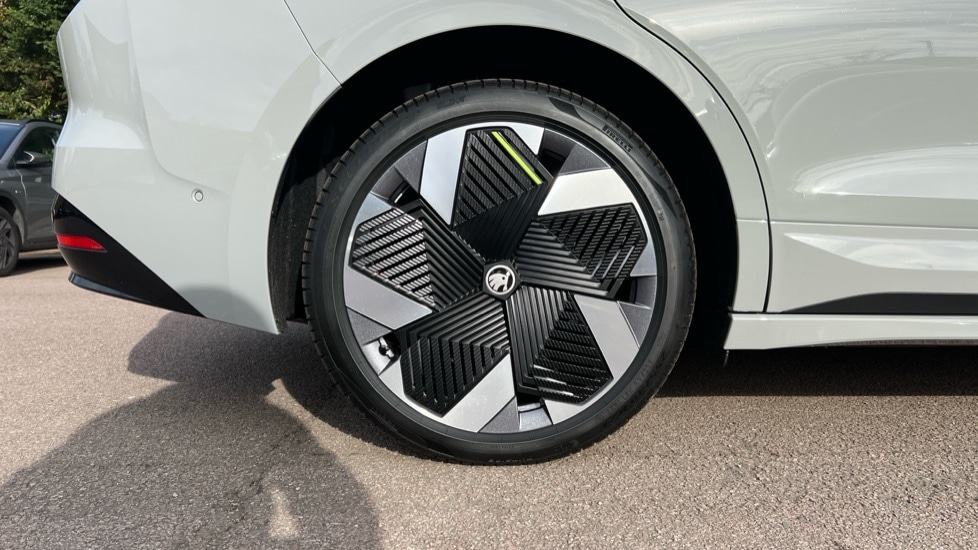 Used Skoda Enyaq 2025 for sale - 76874012: Photo 5