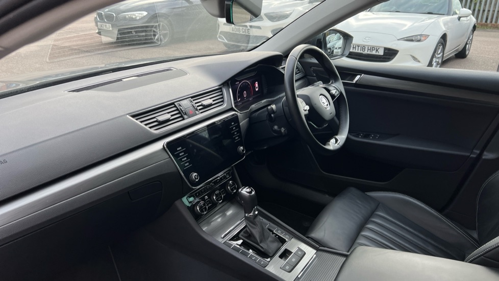 Used Skoda Superb 2022 for sale - 76635556: Photo 2