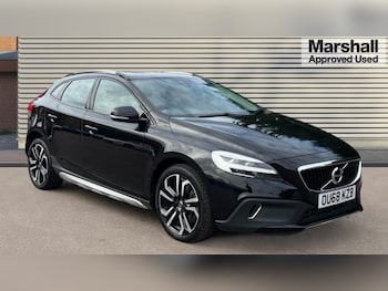 Used Volvo V40 2018 for sale - 76302369: Photo
