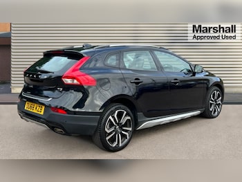 Used Volvo V40 2018 for sale - 76302369: Photo