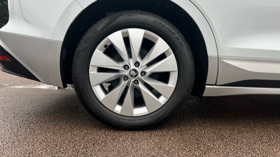 Used Skoda Enyaq 2025 for sale - 76873944: Photo 5