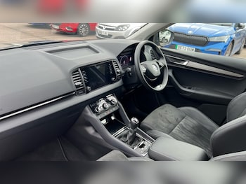 Used Skoda Karoq 2025 for sale - 76014987: Photo 2