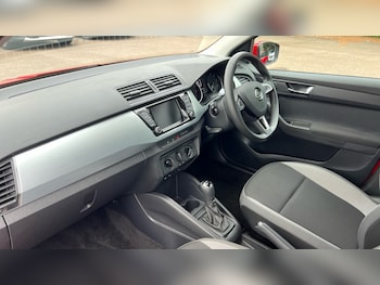 Used Skoda Fabia 2017 for sale - 75992685: Photo 2