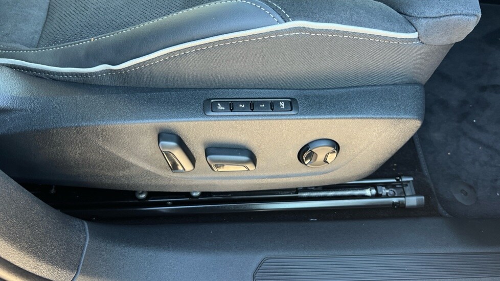 Used Skoda Enyaq 2025 for sale - 76074242: Photo 30