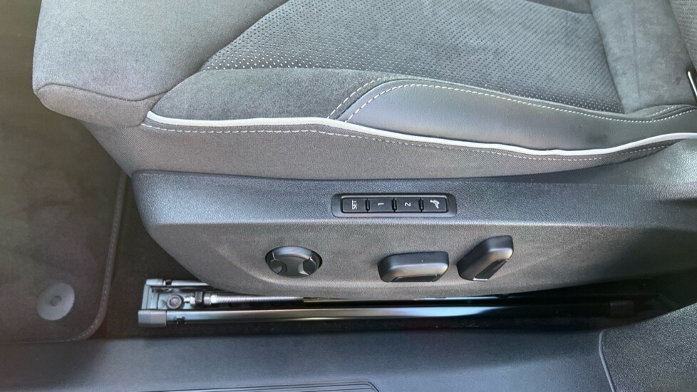 Used Skoda Enyaq 2025 for sale - 76074242: Photo 31